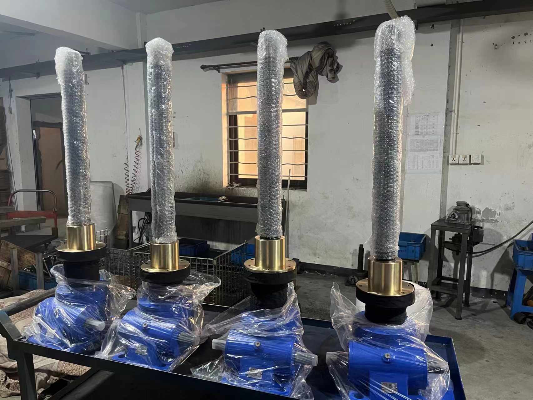 絲桿升降機.jpg 絲桿升降機.jpg